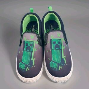 Minecraft Boy's Canvas Shoe Sz 2 Slip On Green Black
